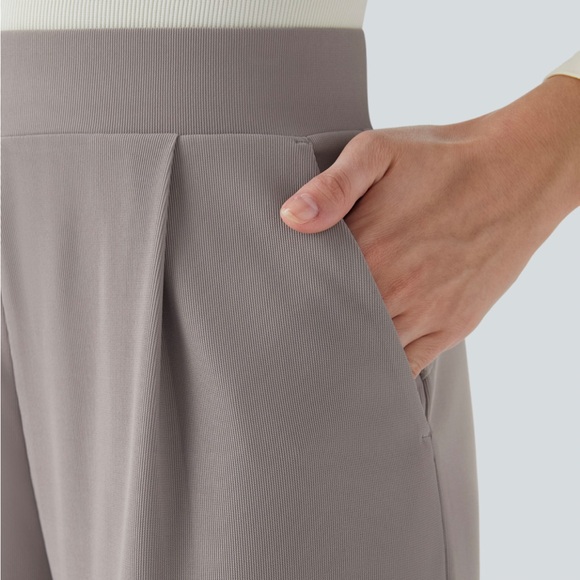 Halara • Flex High Waisted body sculpt waist slimming side pocket wide leg pant - Picture 3 of 9